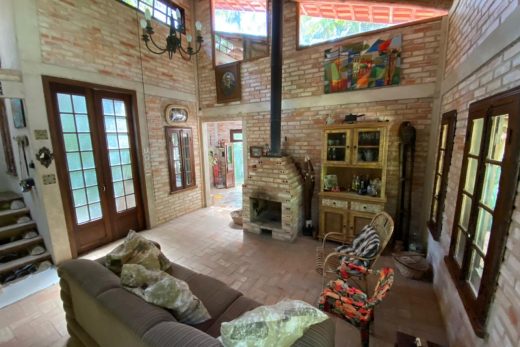 Sala com lareira